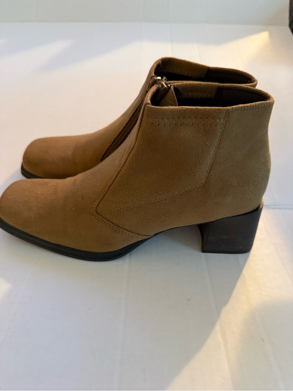 Liz Claiborne Brown Suede Block Heel Ankle Booties